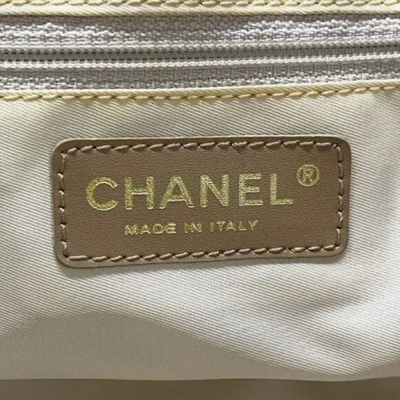 Chanel CC Canvas & Leather Tote with Overlapping CC Monogram - Picture 7 of 8